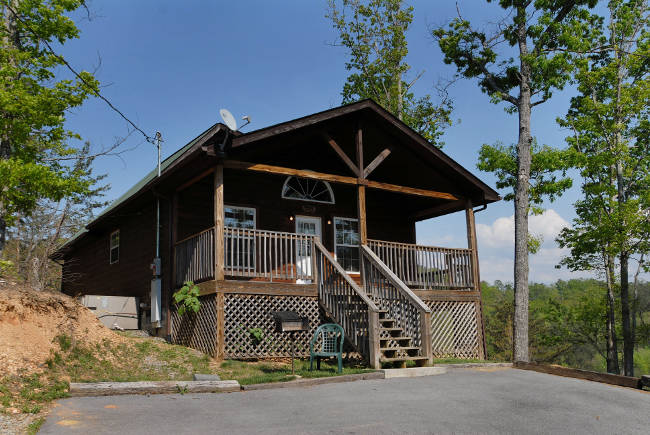 Pigeon Forge Secluded Vacation Two Bedroom Cabin Rental